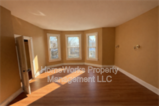 Building Photo - 514 E 41st St