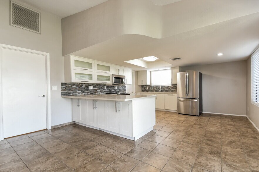 Building Photo - 1811 N Cheri Lynn Dr