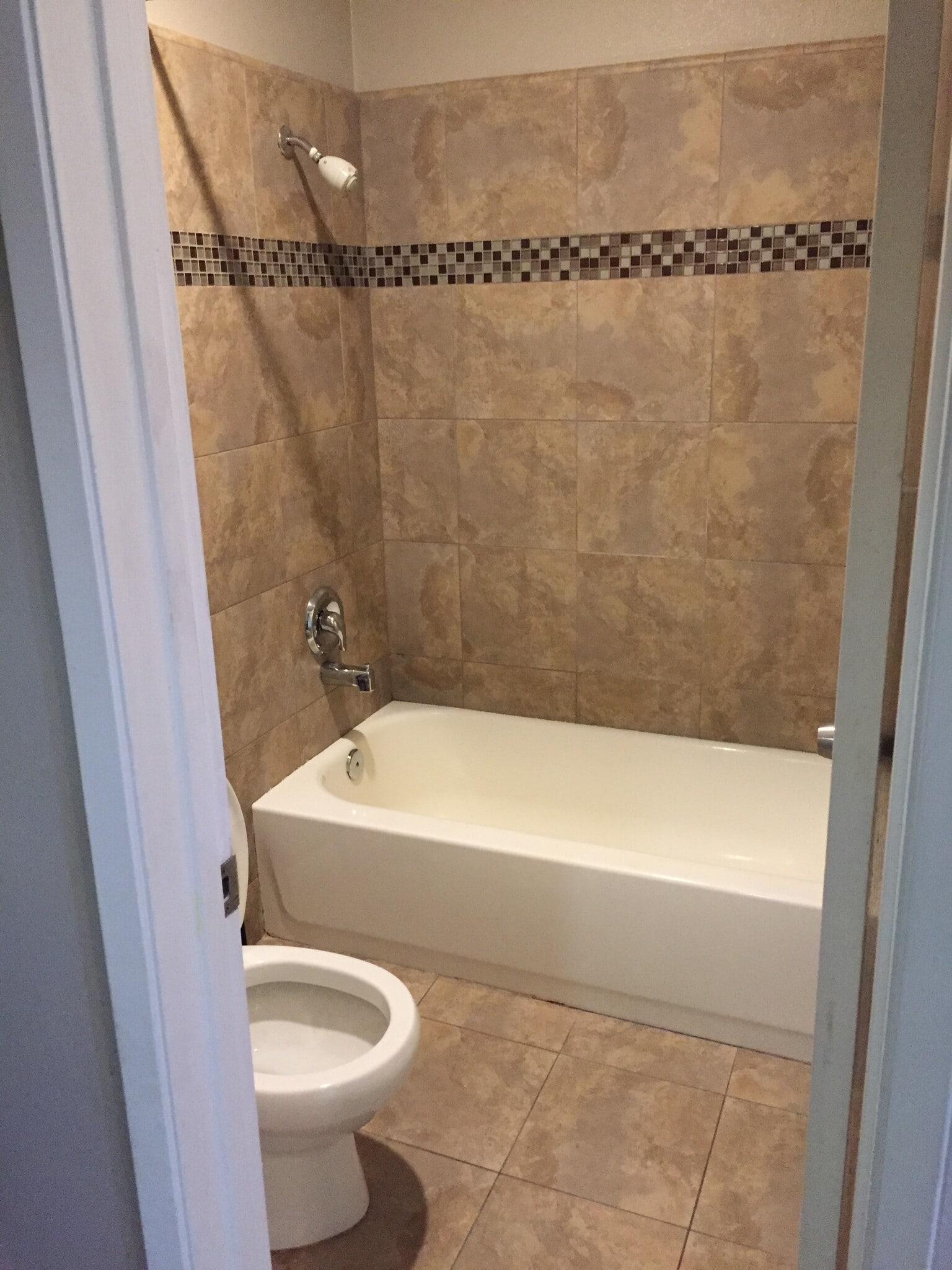 MB bathroom - 6811 Alvarado Rd