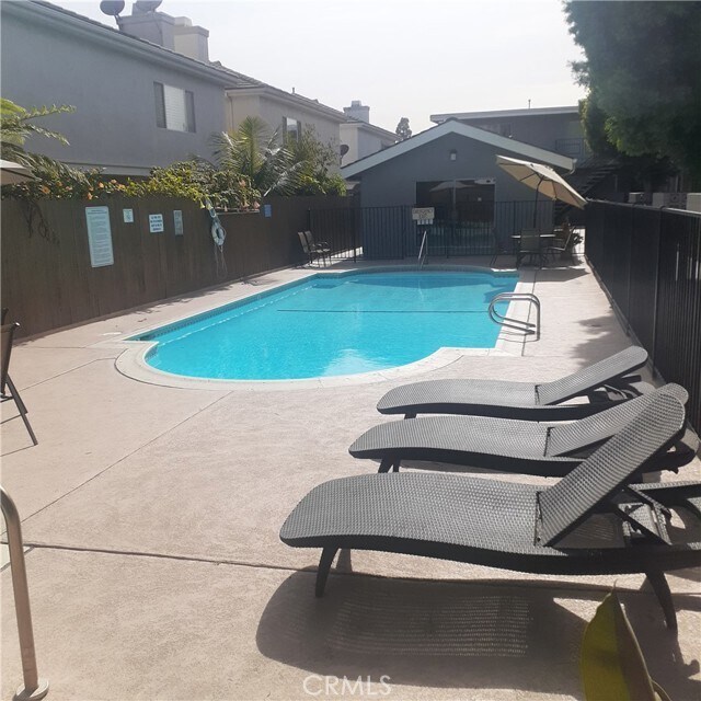 Building Photo - 2502 Manhattan Beach Blvd