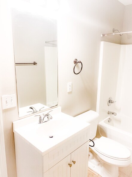 Building Photo - 1137 Unity Dr