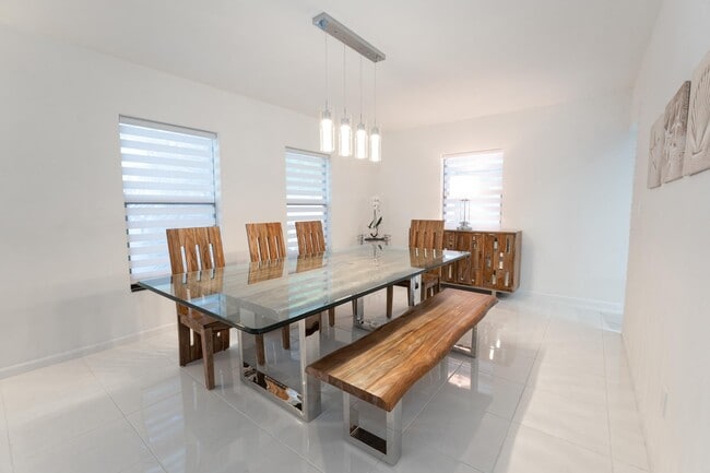 Building Photo - 1330 W Terra Mar Dr