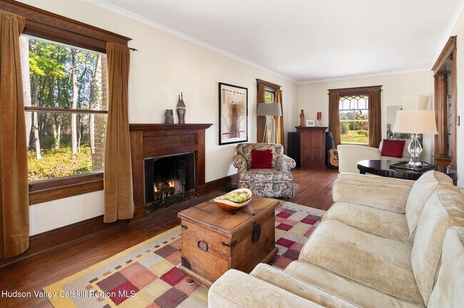 Building Photo - 703 Church Ave