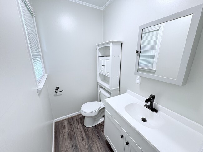Building Photo - 4077 Brookfield Dr
