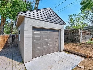 Building Photo - 39 Otowi Dr