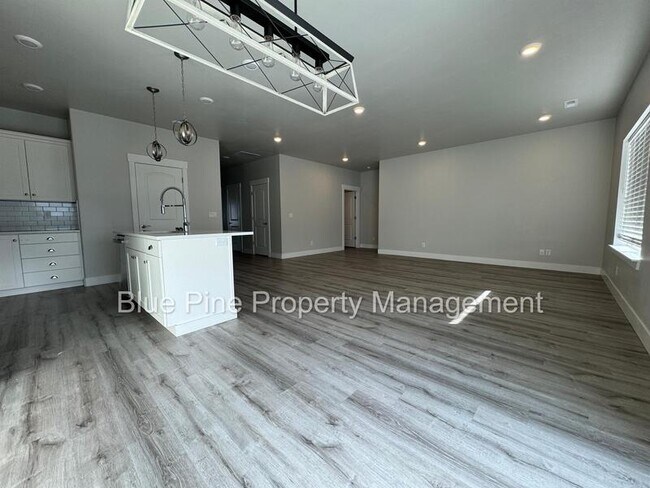 Building Photo - 2824 Brooklyn St