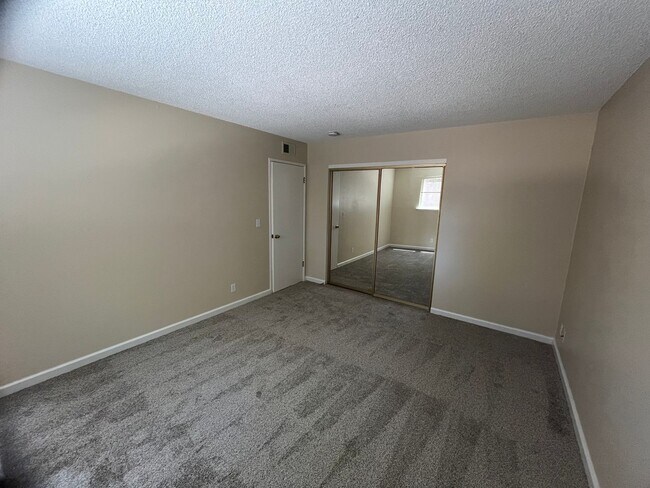 Building Photo - Cowell 4808-4810