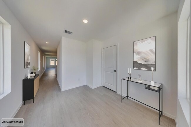 Building Photo - 3069 Fantasy Ter Dr