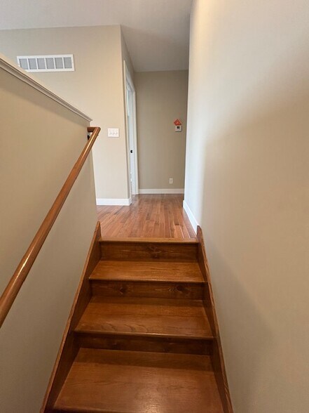 Building Photo - 300 N Independence St