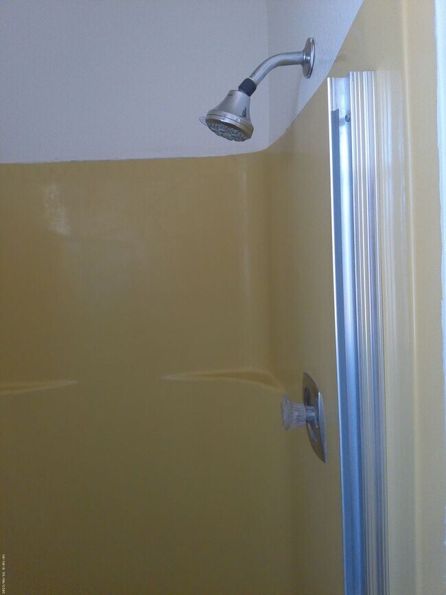 Building Photo - Spacious 3 Bedroom, 3 Bathroom Home with Bonus Room & 2-Car Garage – $1,900/month