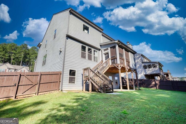 Building Photo - 227 Evergreen Way