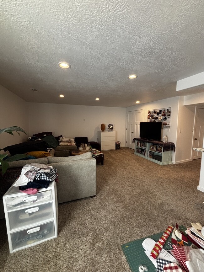 Building Photo - 7538 N Cottage Ln