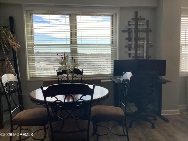 Building Photo - 28 Riverside Ave