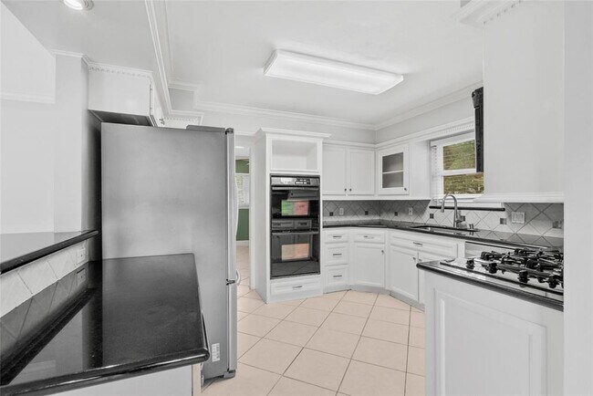 Building Photo - 5322 Rutherglenn Dr