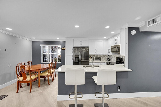 Building Photo - 964 Normandy Trail