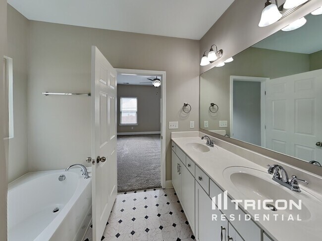 Building Photo - 287 Telavera Dr