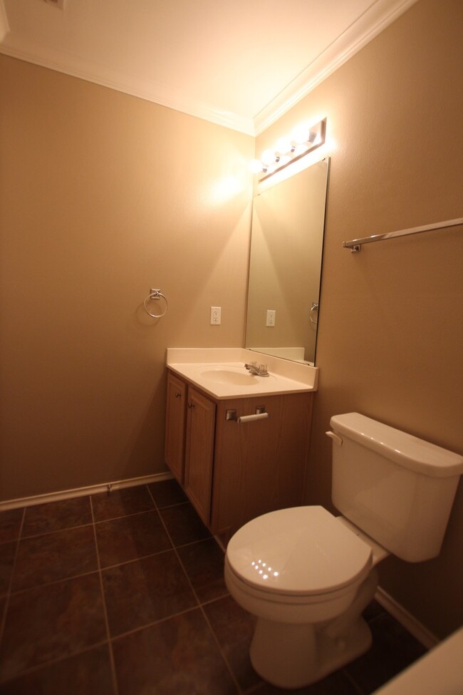 Building Photo - Charming 3 Bedroom in Flint! Coming Soon!