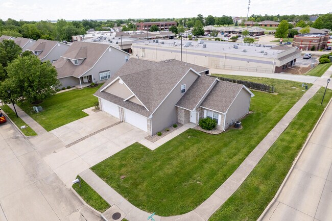 Building Photo - 3258 Wind River Cir