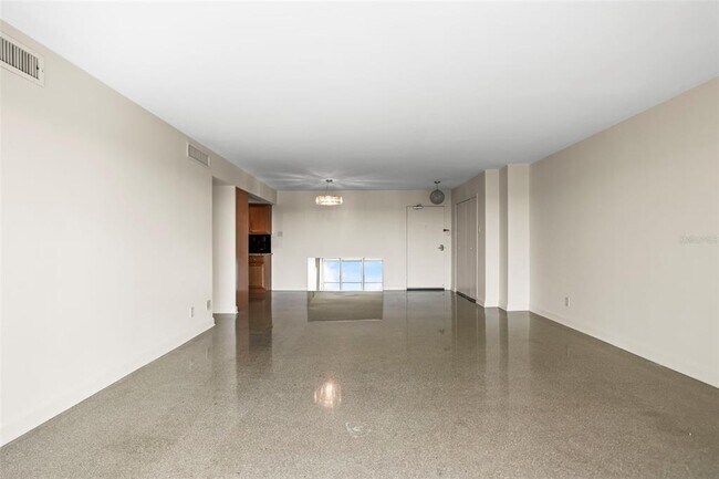 Building Photo - 10355 Paradise Blvd