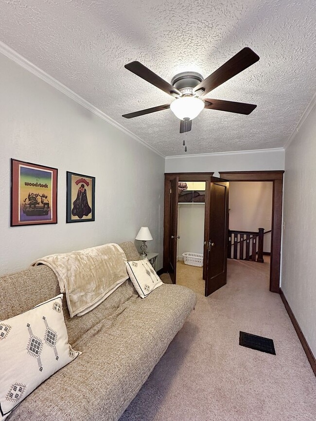 Building Photo - Charming Furnished 3BR/2BA Duplex in Histo...