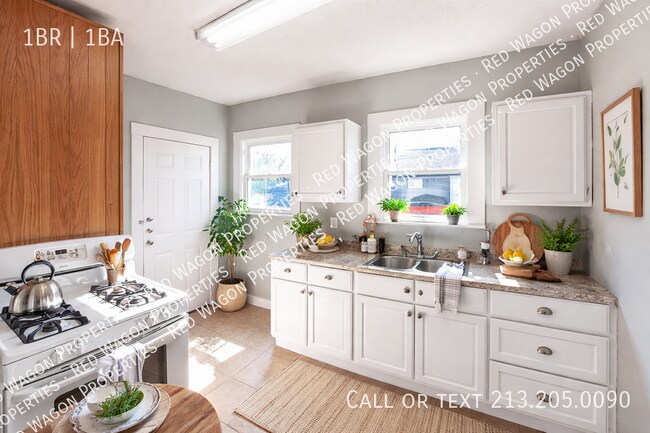 Building Photo - 538 Kayton Ave