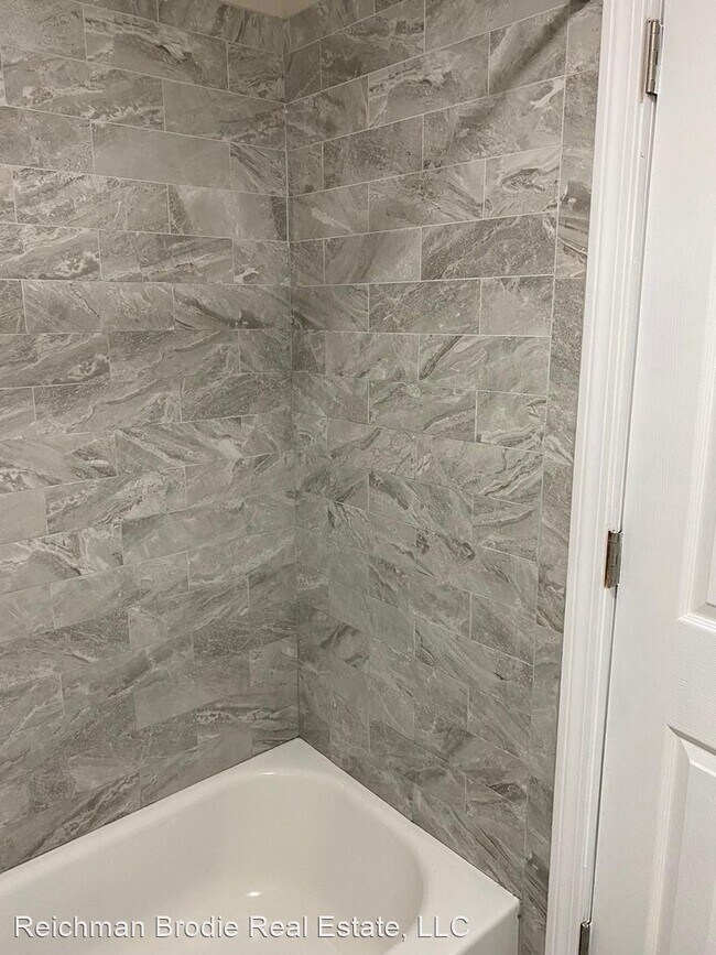 Building Photo - 3 br, 2 bath House - 280 Davenport Ave