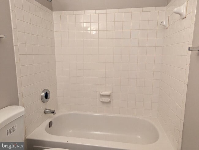 Building Photo - 1076 Spring Valley Ct