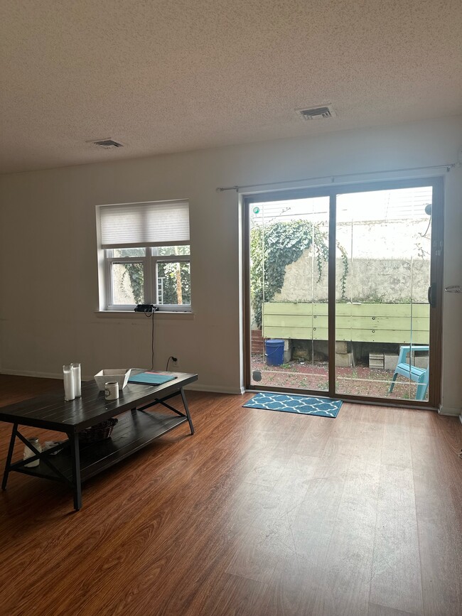 Building Photo - 1219 Kater St