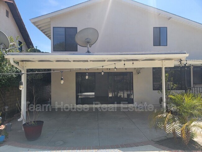 Building Photo - 23423 Vía Boscana