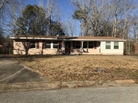 Building Photo - 2801 Woodlawn Ave