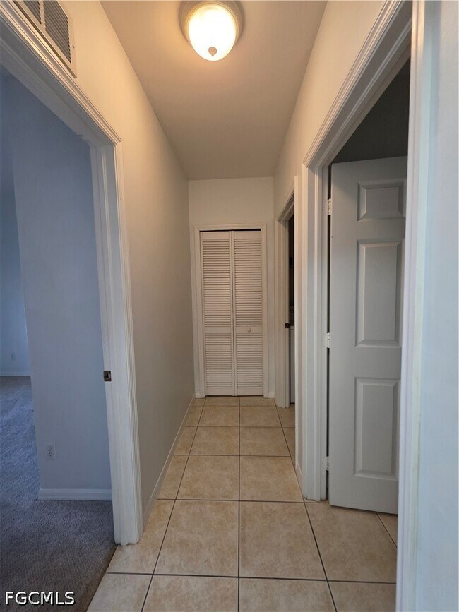 Building Photo - 2261 Somerset Ridge Dr