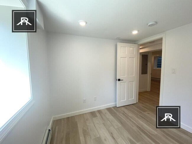 Building Photo - 1 bedroom in Boston MA 02130
