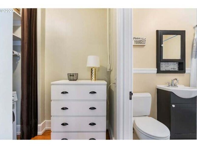 Building Photo - 20 NW 16th Ave