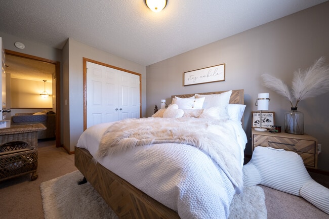 Building Photo - 10803 Kingsfield Ln