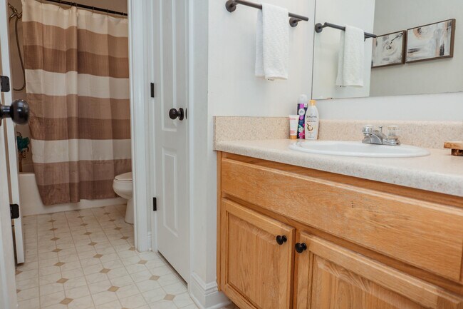 Building Photo - 641 Territory Ln