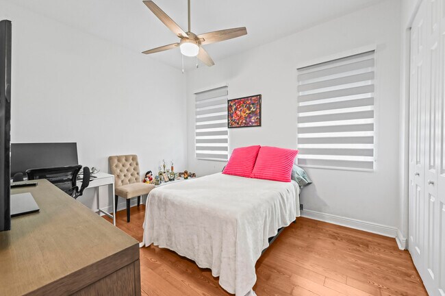 Building Photo - 2350 Bellarosa Circle