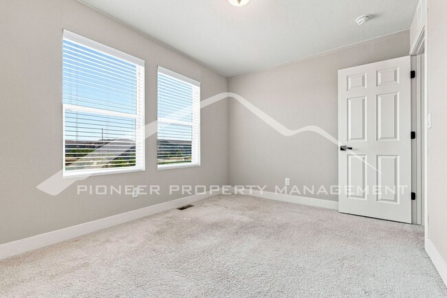 Building Photo - 16137 E Elk Pl