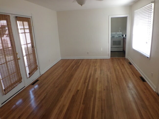 Building Photo - North side 3 Bedroom & 1 Bath Home w/ Carp...