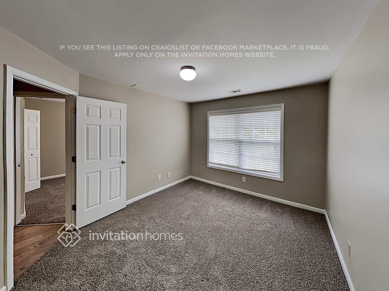 Building Photo - 302 Providence Dr