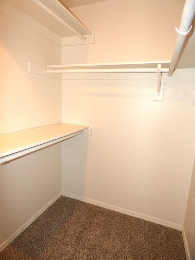 Building Photo - Rent Special: 1/2 Off August's Rent!! 3 bed 2 bath House in South Salem!