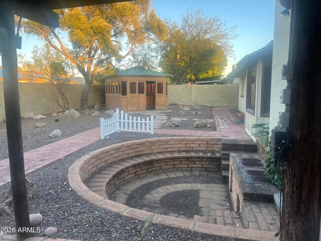 Building Photo - 508 E Angela Dr