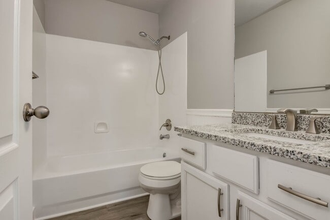 Building Photo - Gorgeous Four Bedroom Home, 2600 sq. ft., ...