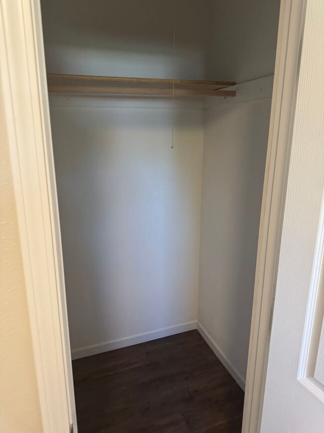 Building Photo - Newly Renovated 2 Bedroom Home Available f...