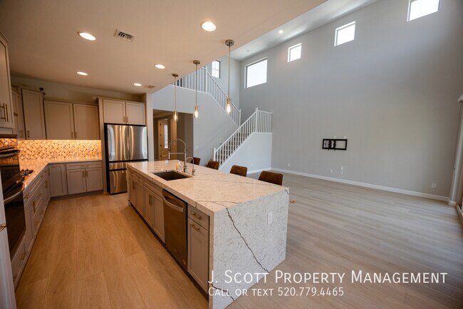 Building Photo - 5839 N 88th Ln