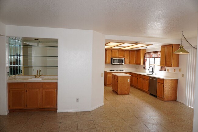 Building Photo - 25955 La Barca Rd