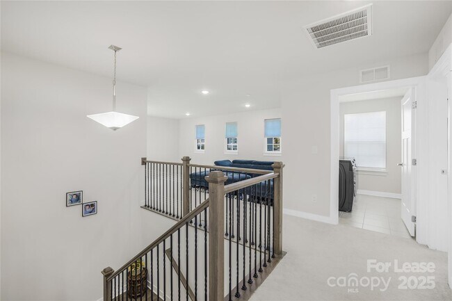 Building Photo - 7106 Waterwheel St SW