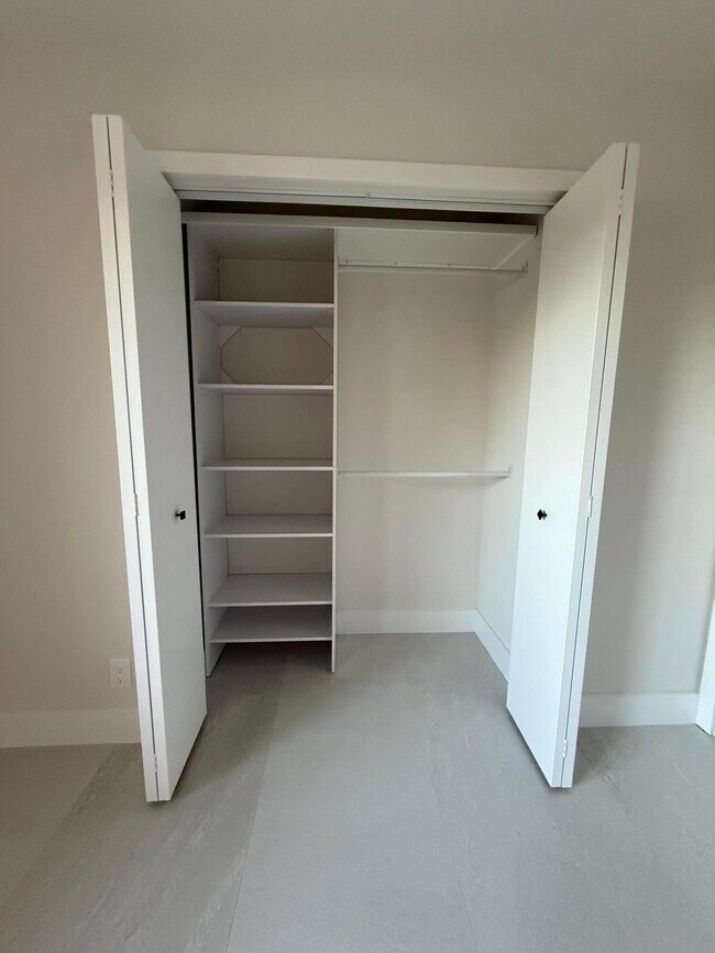 Building Photo - 2894 Florida Blvd