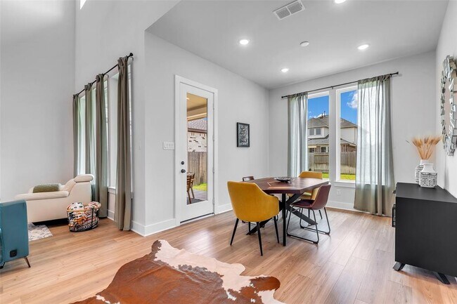 Building Photo - 9219 Trimble Lndg Dr