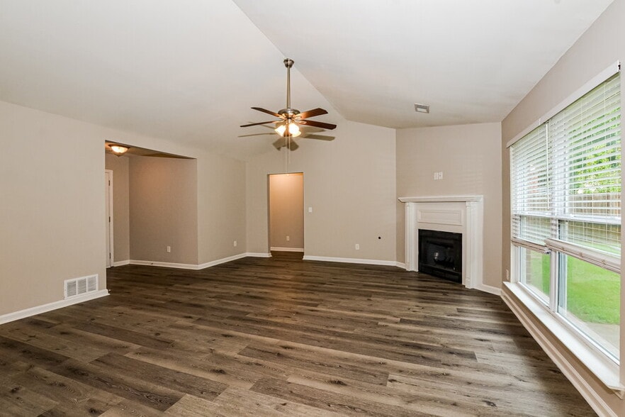 Building Photo - 13183 Sandbourne S