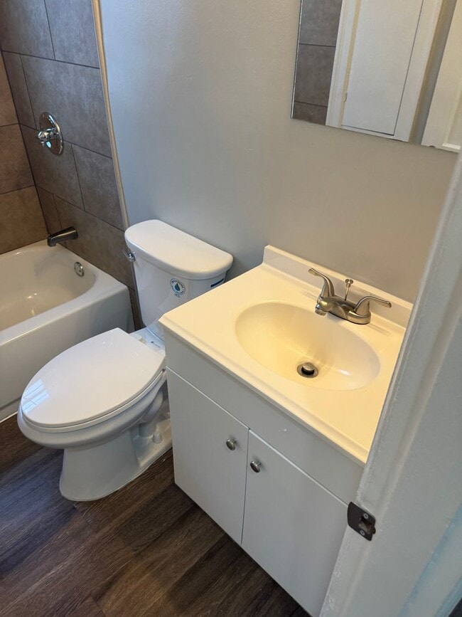 Building Photo - 944 Semmes St